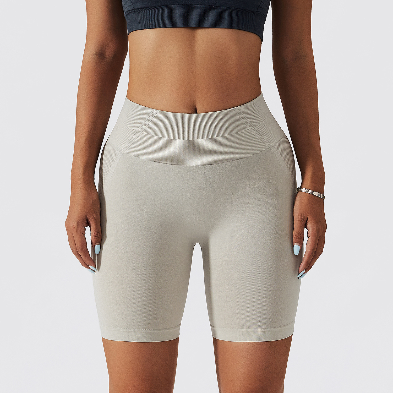 Nahtlose Tech-Fahrradshorts mit hohem Bund