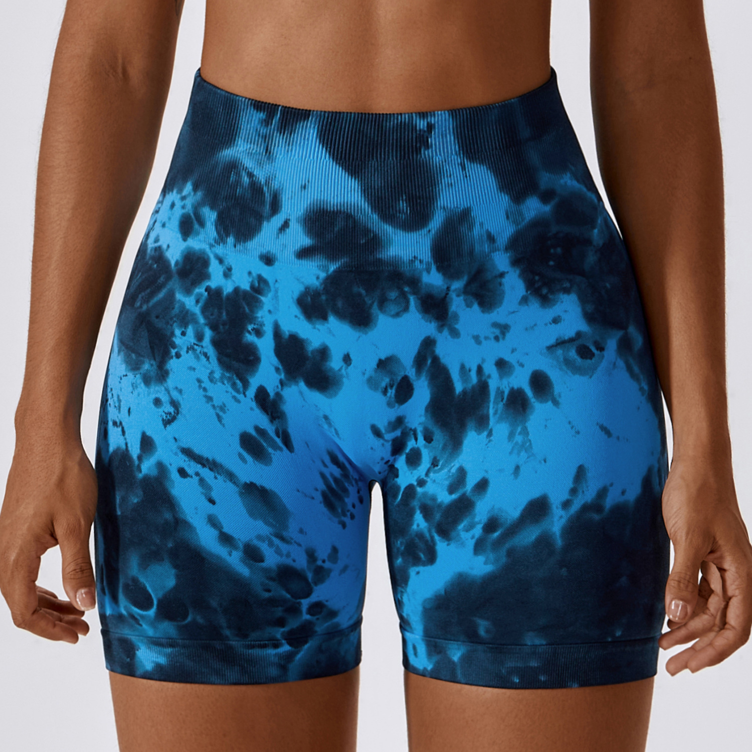 Nahtlose Scrunch Soft Active Shorts mit Batikmuster
